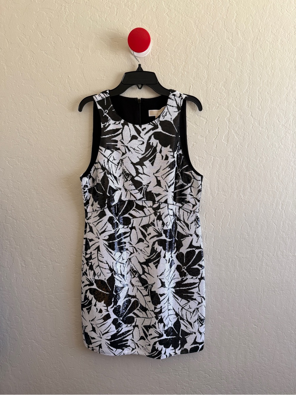 (NWT) Sleeveless Black & White Floral Sheath Dress